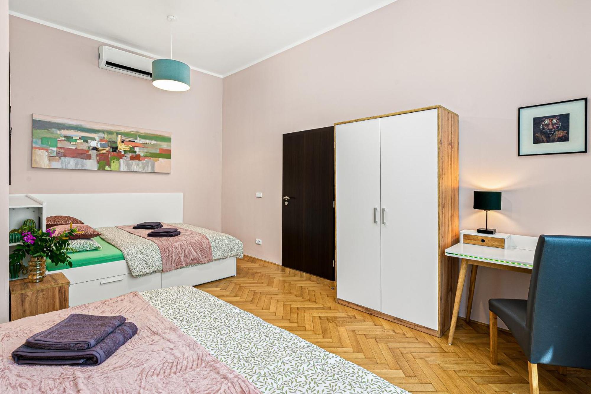 Oasis Apartments At Charles Square Praga Zewnętrze zdjęcie